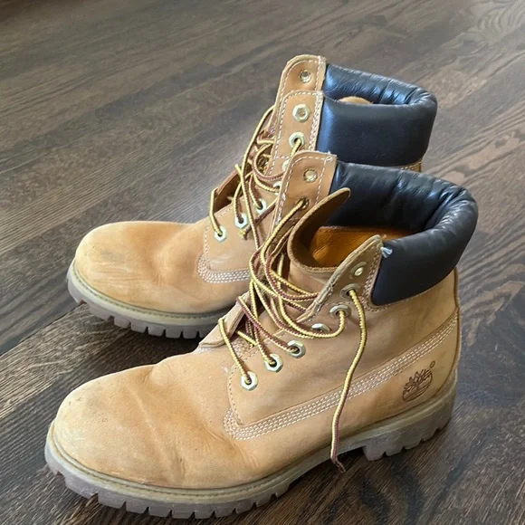 Timberland Tan and Black Boots Classic Work Style - Picture 5 of 6